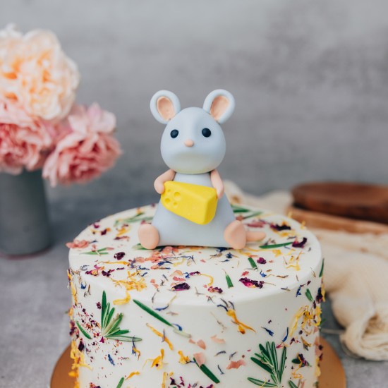 Fondant Mouse with Cheese Topper