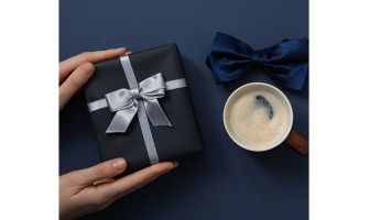 How to Impress Your Clients and Employees with Corporate Gifts