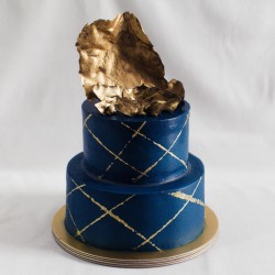Two Tier Solid Colour with Gold Line Accents and Gold Chocolate Sails